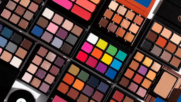 Viseart: 50% off select palettes. Free shipping at $75.